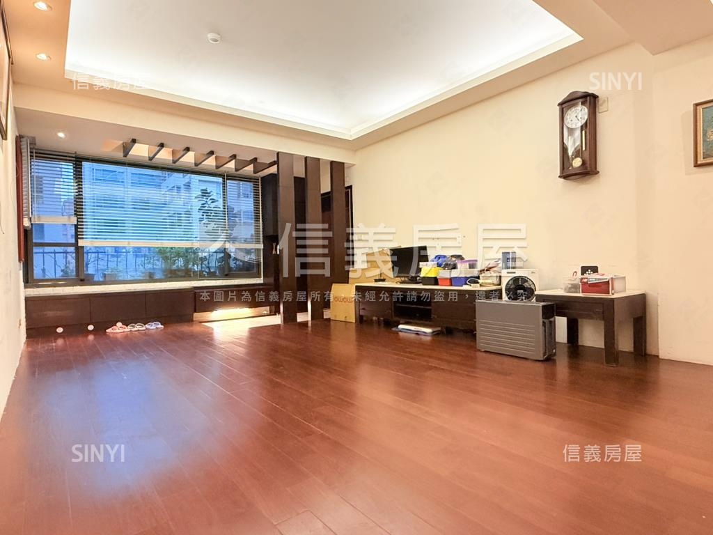 巴黎名門４房車位房屋室內格局與周邊環境