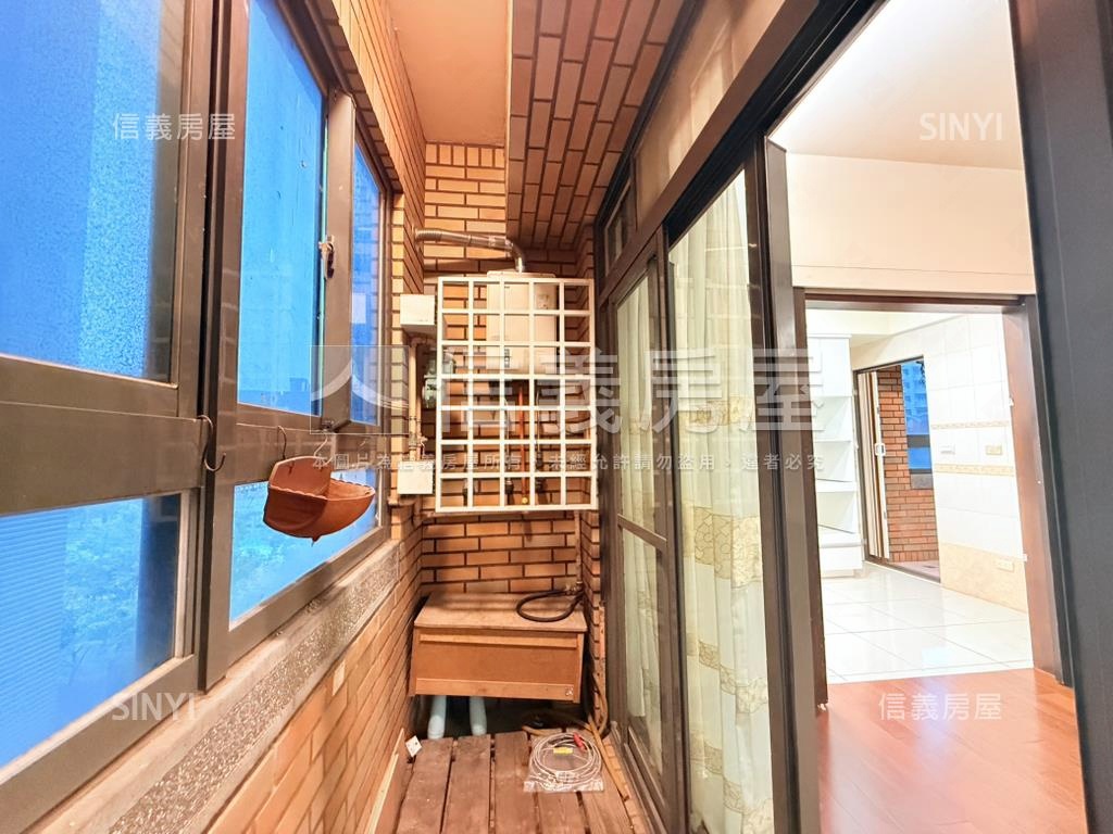 巴黎名門４房車位房屋室內格局與周邊環境