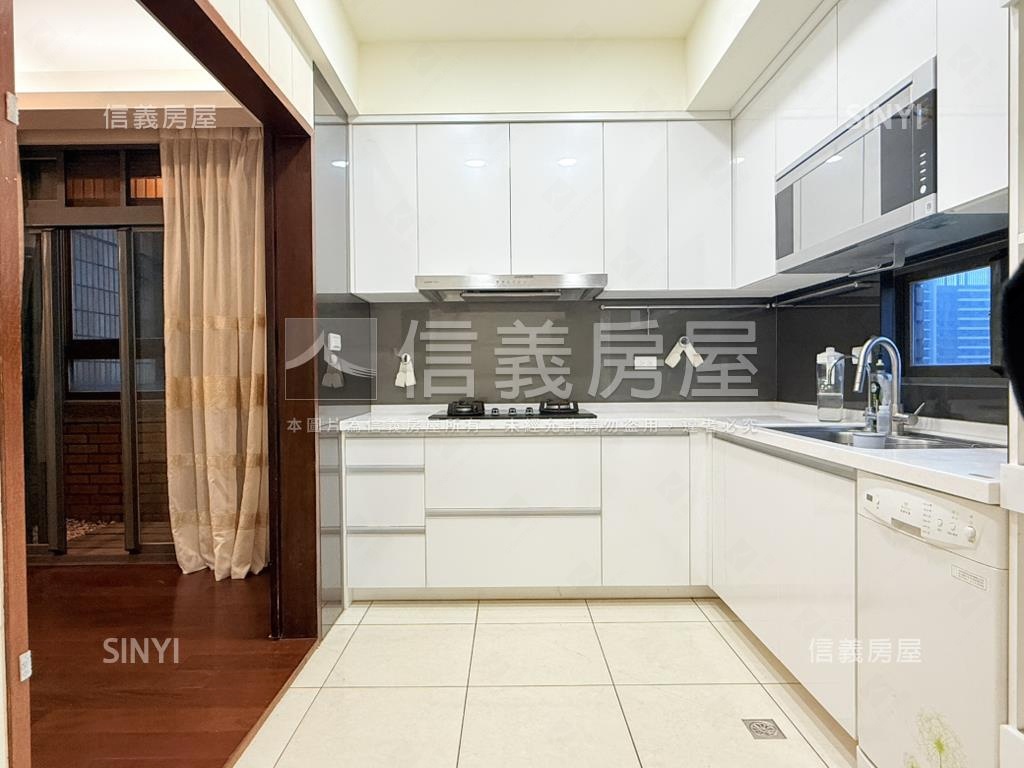 巴黎名門４房車位房屋室內格局與周邊環境