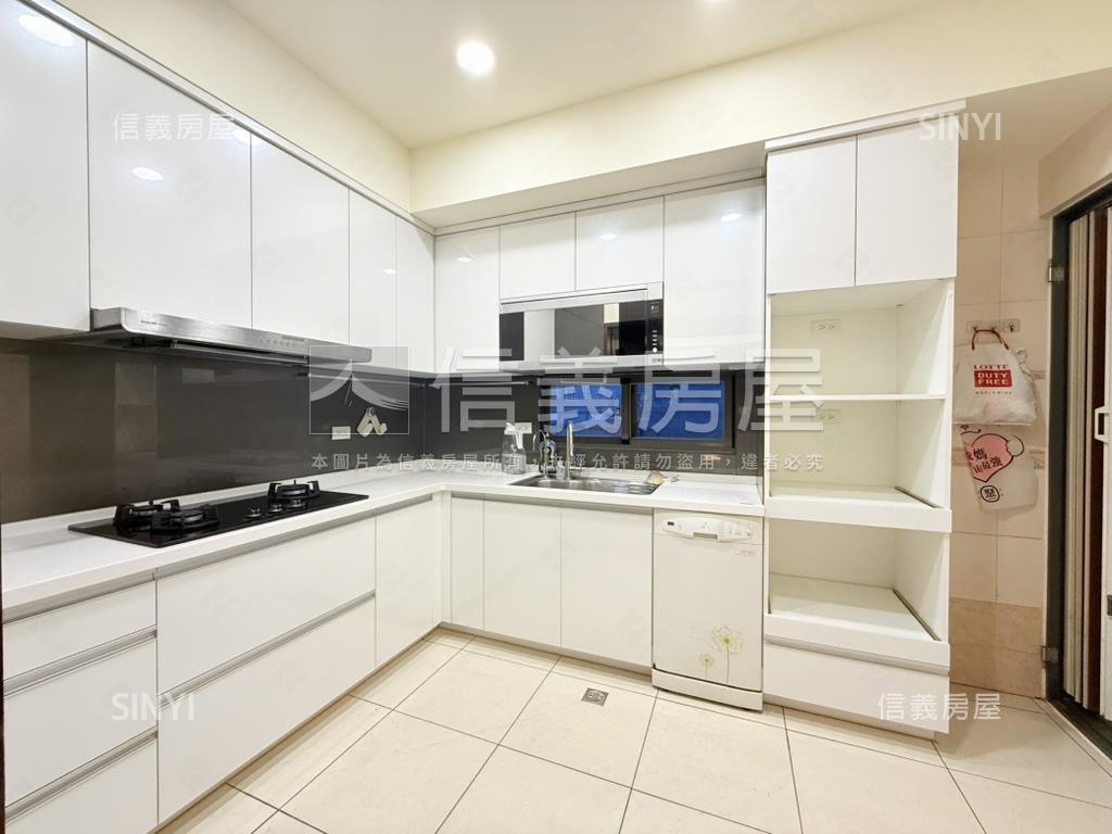 巴黎名門４房車位房屋室內格局與周邊環境