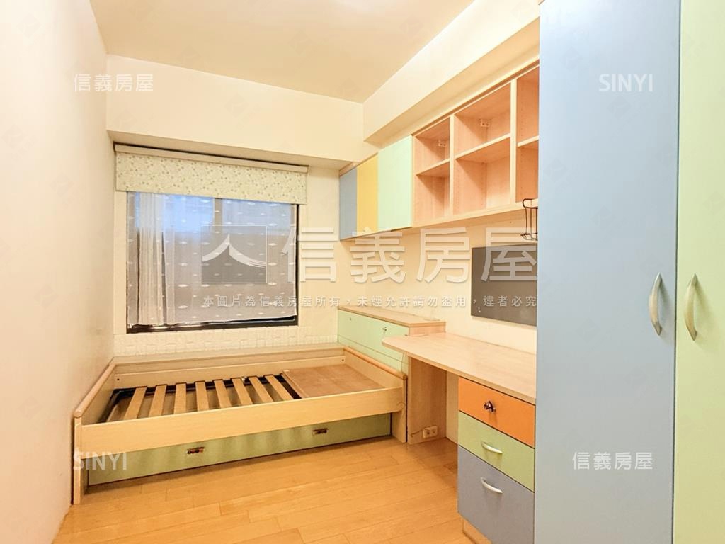 巴黎名門４房車位房屋室內格局與周邊環境