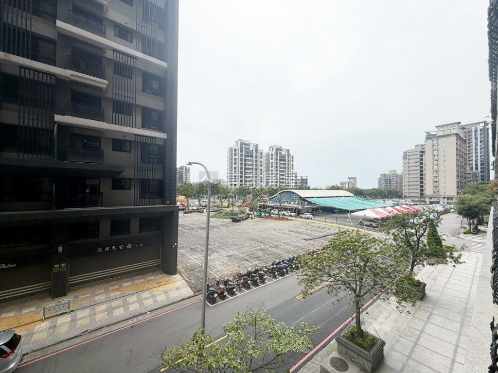 曜世紀美美三房房屋室內格局與周邊環境