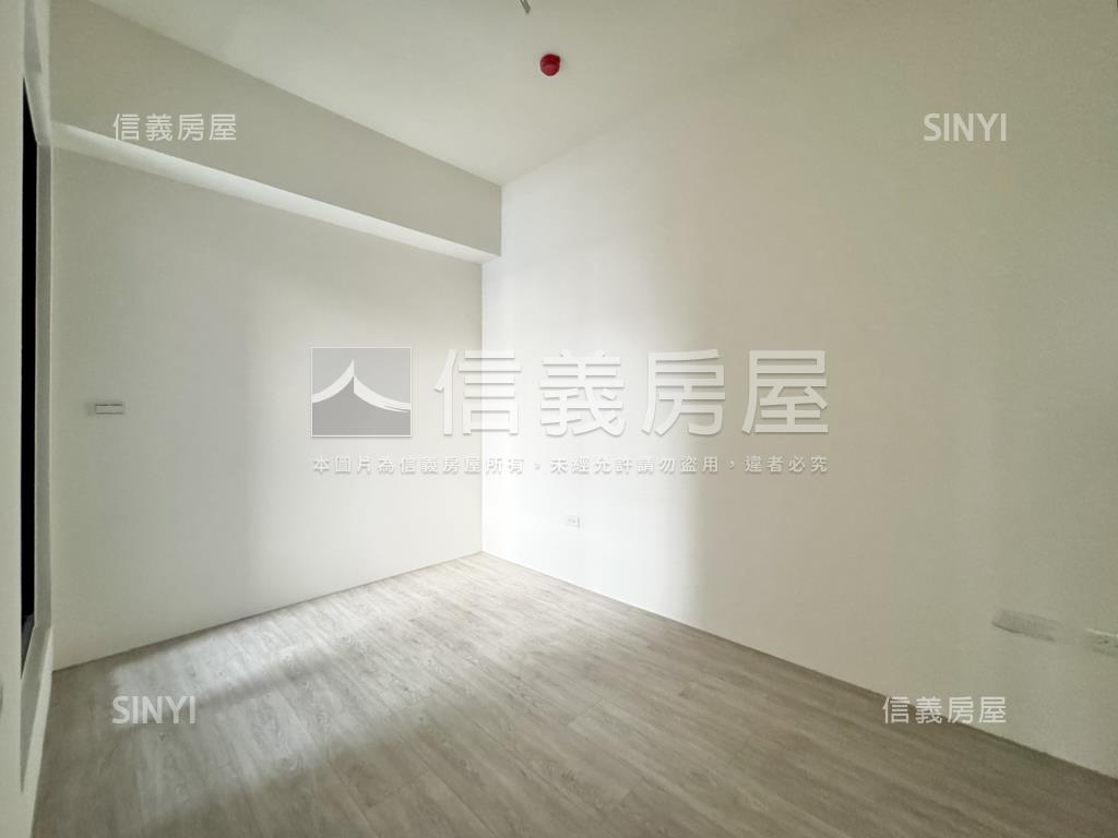 深耕８：全新未住三房平車房屋室內格局與周邊環境