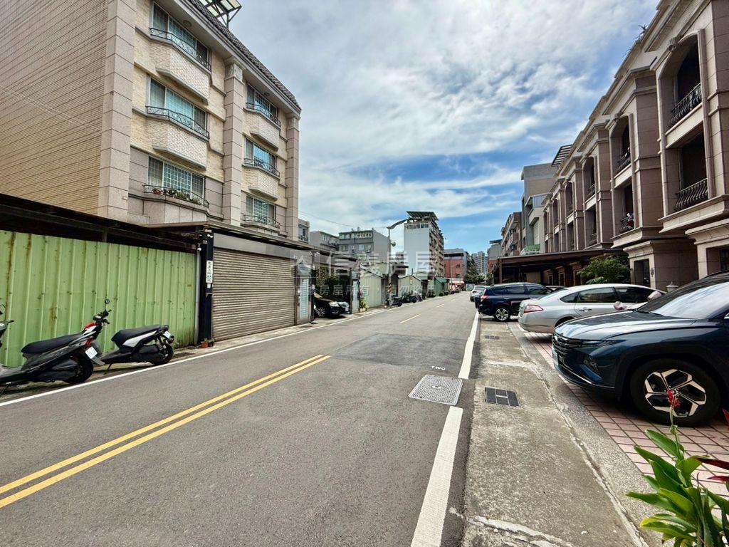 忠勇三街電梯別墅房屋室內格局與周邊環境