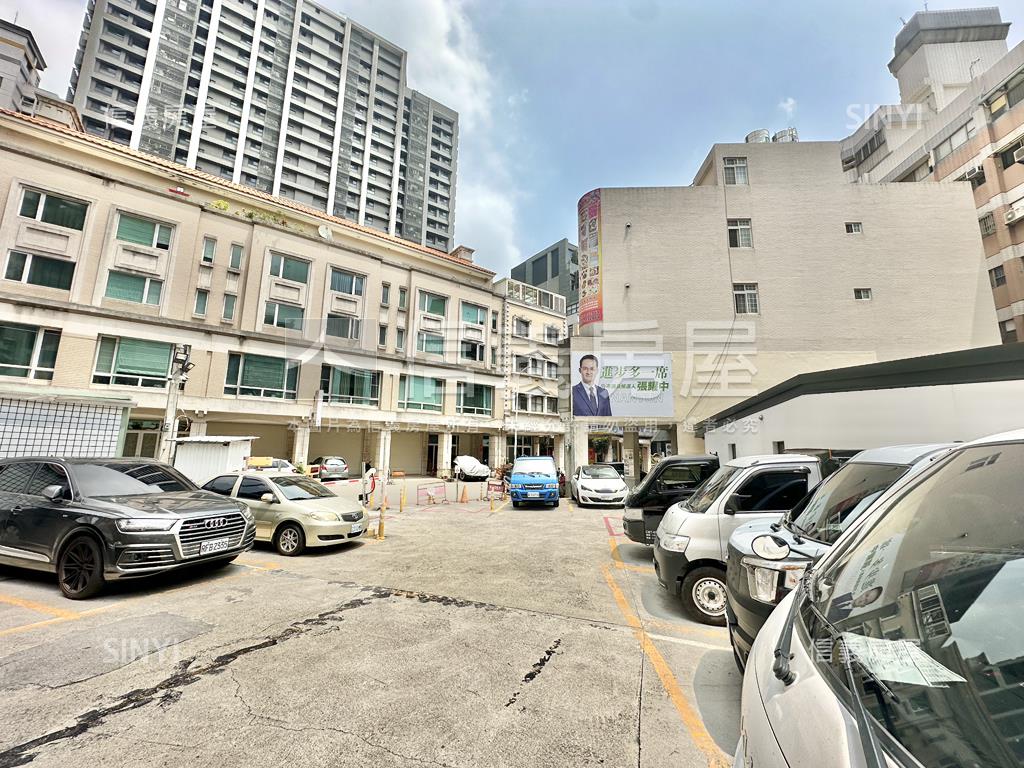 南屯大墩國小周遭住二建地房屋室內格局與周邊環境