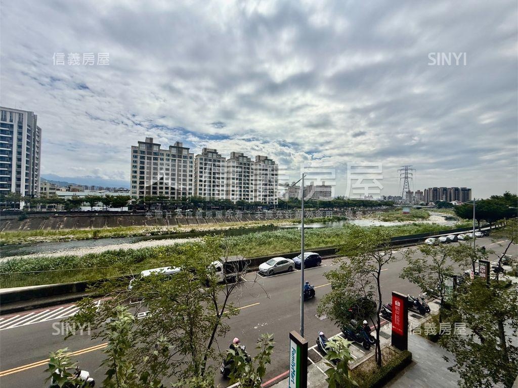 面河岸三房雙獨立平車房屋室內格局與周邊環境