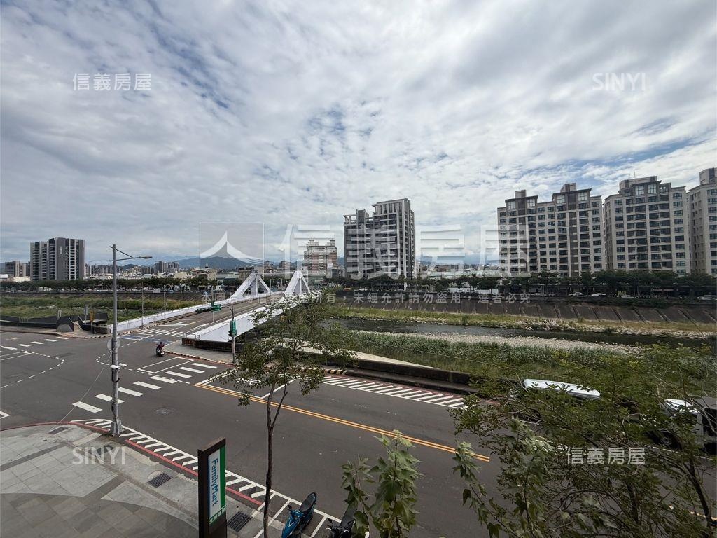 面河岸三房雙獨立平車房屋室內格局與周邊環境