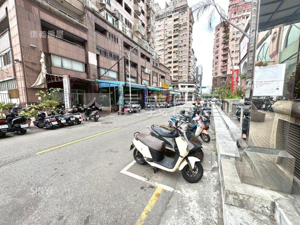 賺錢時代三房兩衛房屋室內格局與周邊環境