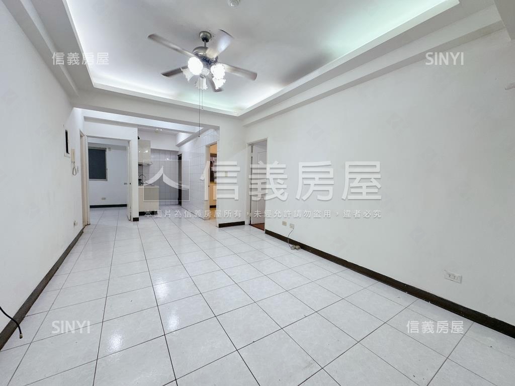 陽台進出格局方正三房車位房屋室內格局與周邊環境