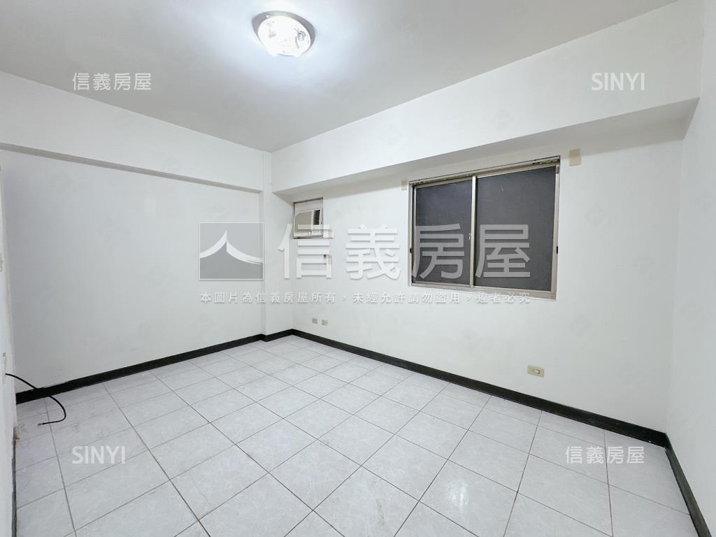 陽台進出格局方正三房車位房屋室內格局與周邊環境