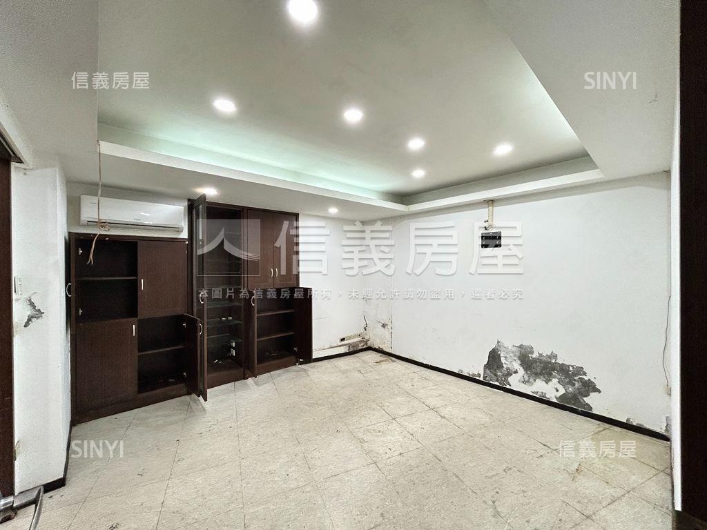 景安雙捷運稀有角間店辦房屋室內格局與周邊環境