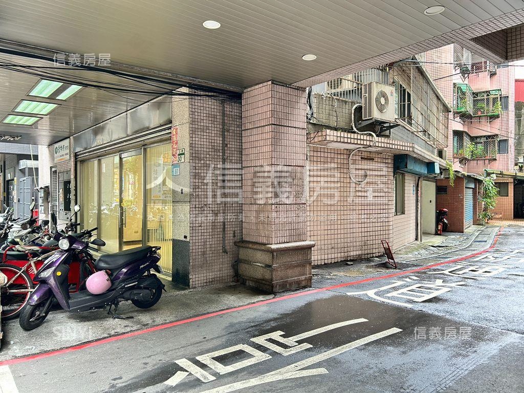景安雙捷運稀有角間店辦房屋室內格局與周邊環境