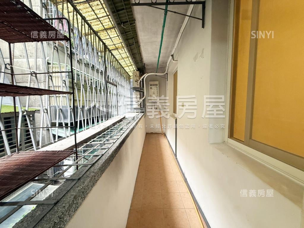 芝山捷運站旁公寓３樓房屋室內格局與周邊環境