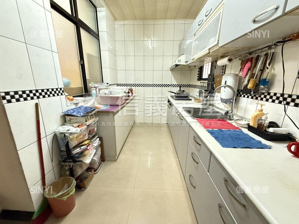 北屯稀有朝南臨路透天房屋室內格局與周邊環境