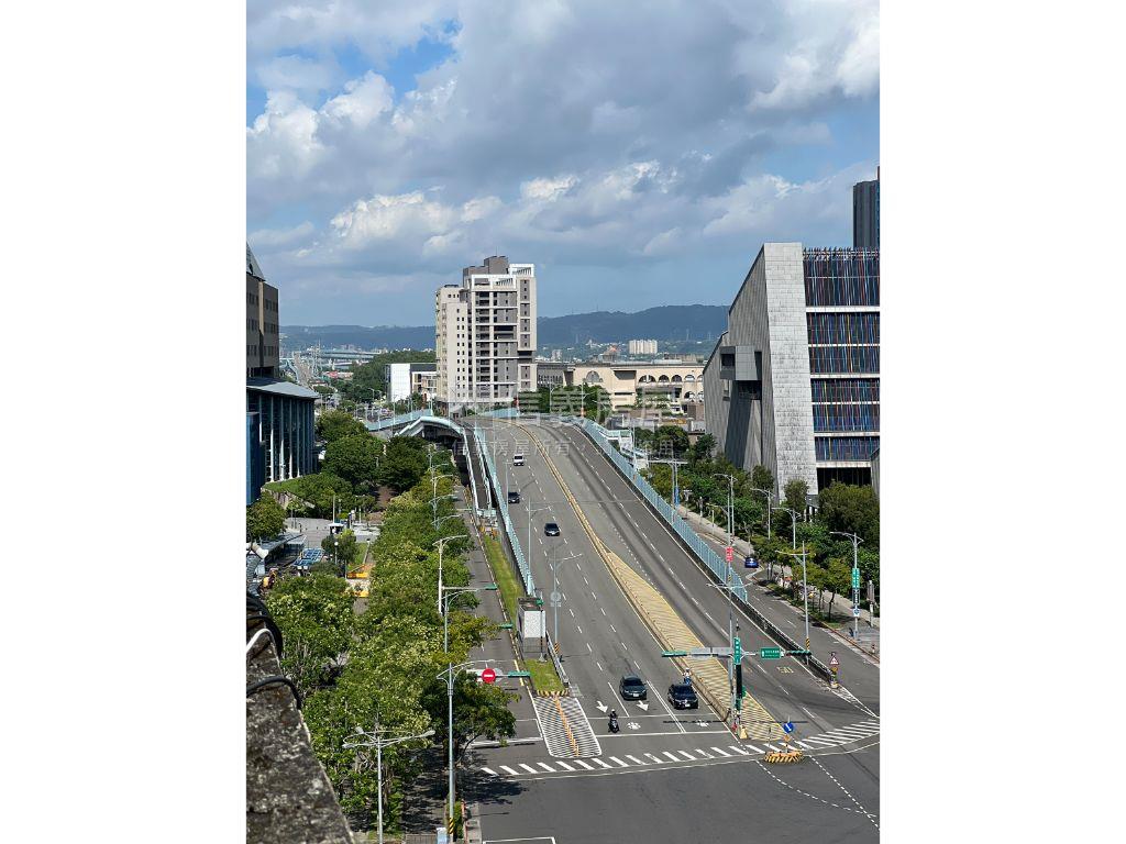 捷運旁鑽石大樓房屋室內格局與周邊環境