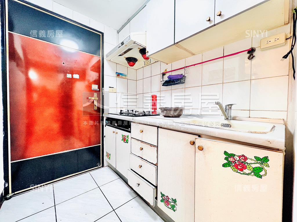 專任富貴採光套房房屋室內格局與周邊環境