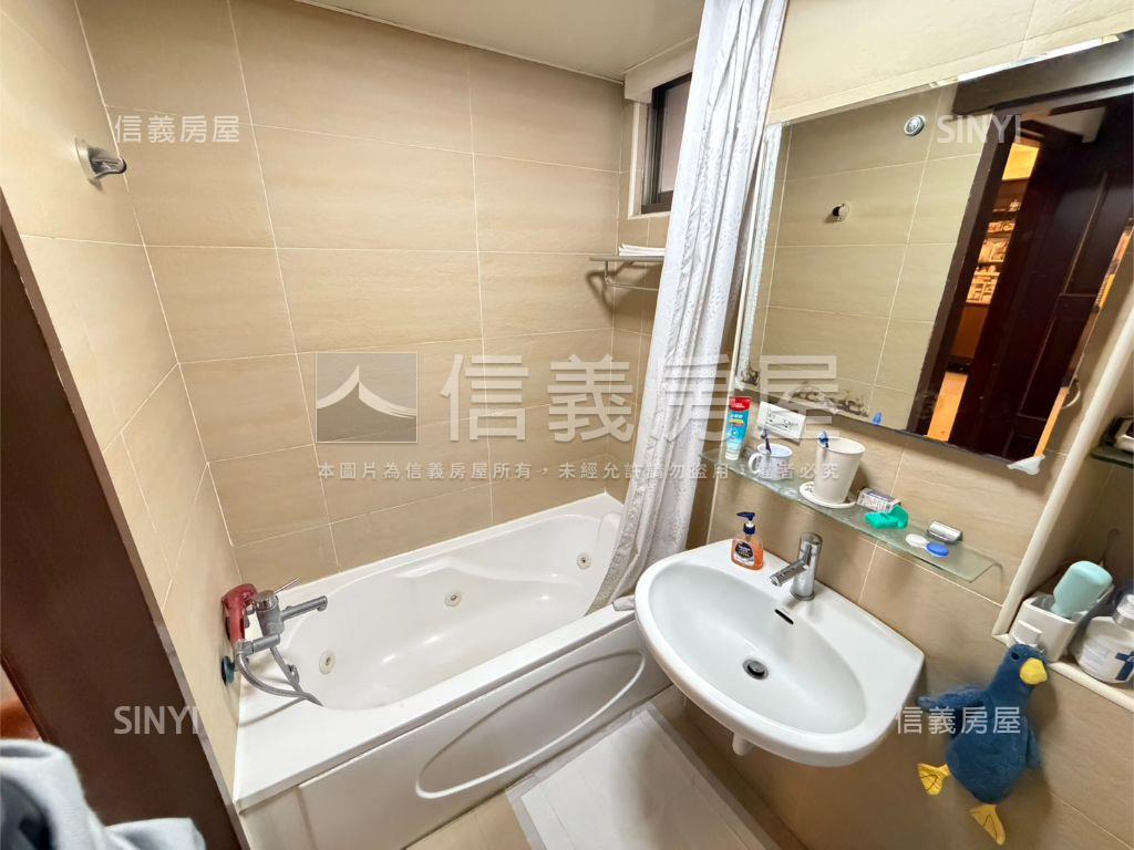 藝文中正京華三房房屋室內格局與周邊環境