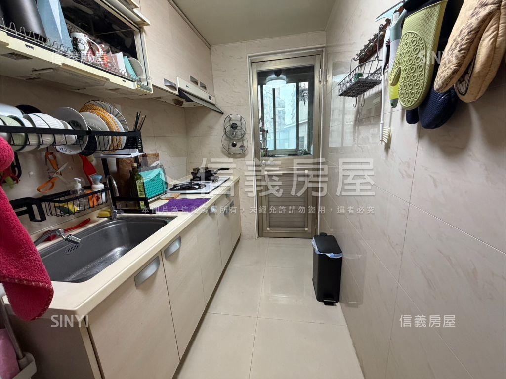 藝文中正京華三房房屋室內格局與周邊環境