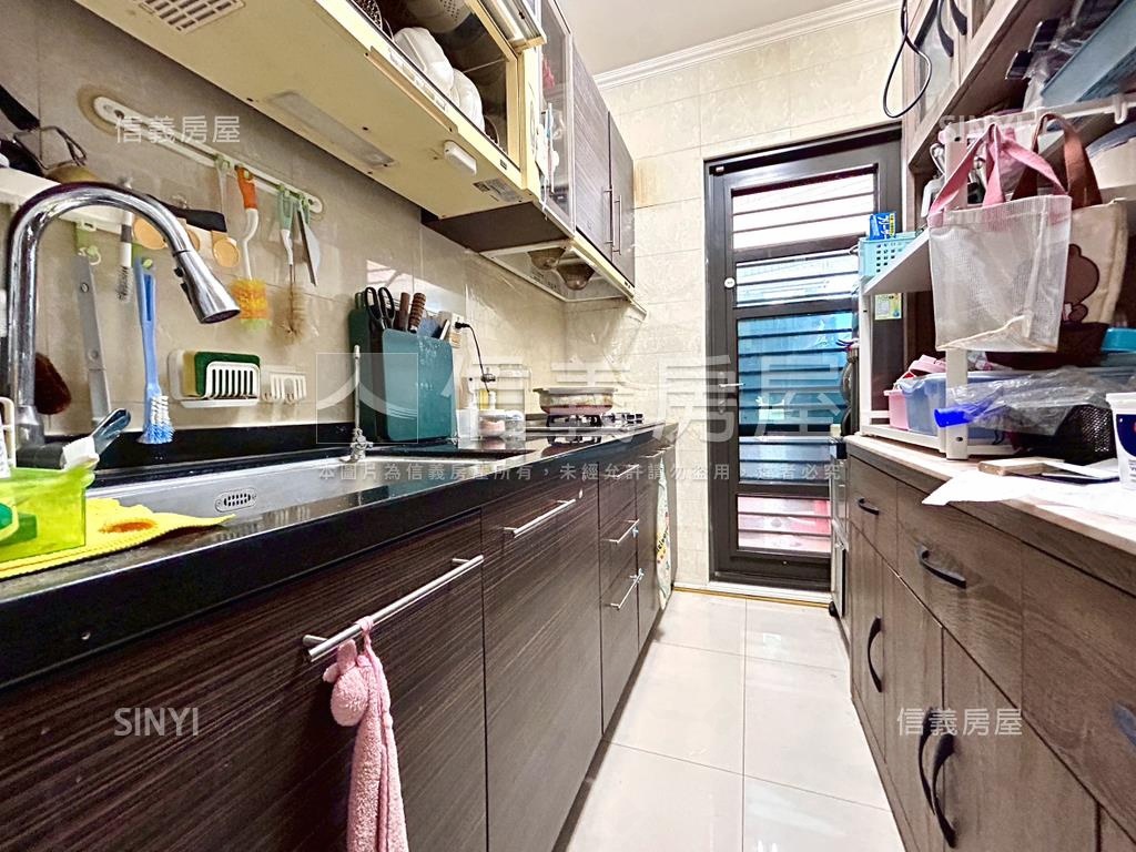 鳳揚高樓景觀三房車位房屋室內格局與周邊環境