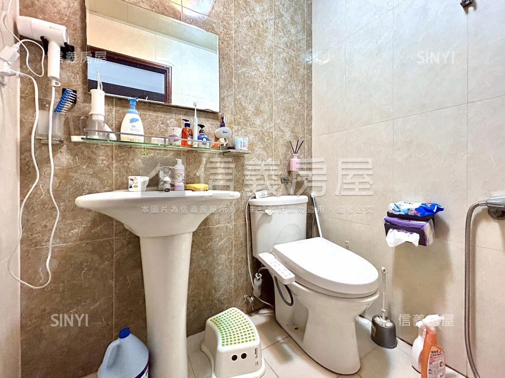 鳳揚高樓景觀三房車位房屋室內格局與周邊環境