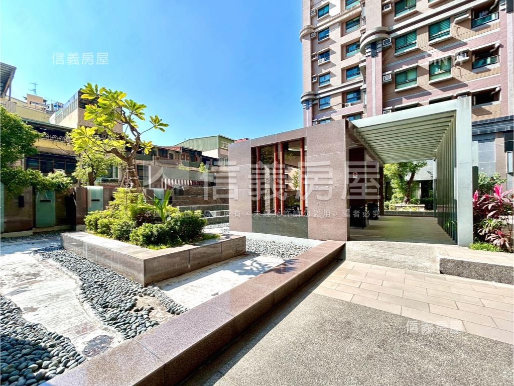 鳳揚高樓景觀三房車位房屋室內格局與周邊環境