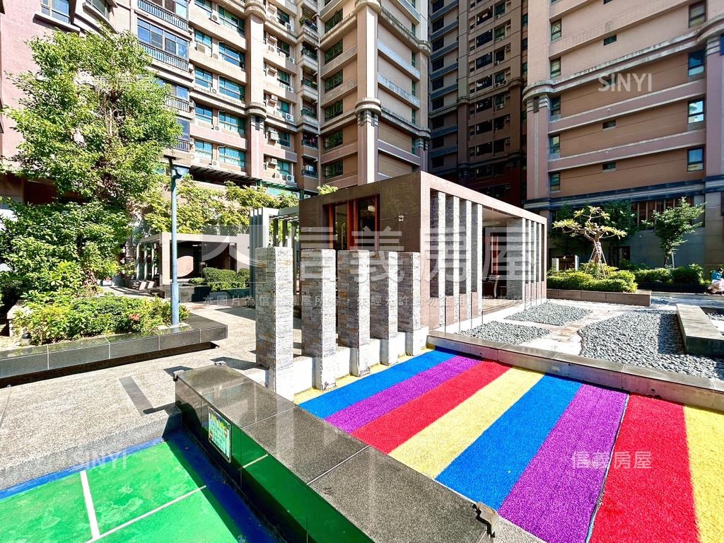 鳳揚高樓景觀三房車位房屋室內格局與周邊環境