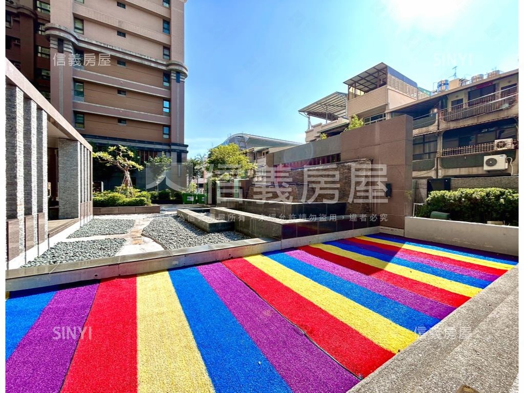 鳳揚高樓景觀三房車位房屋室內格局與周邊環境