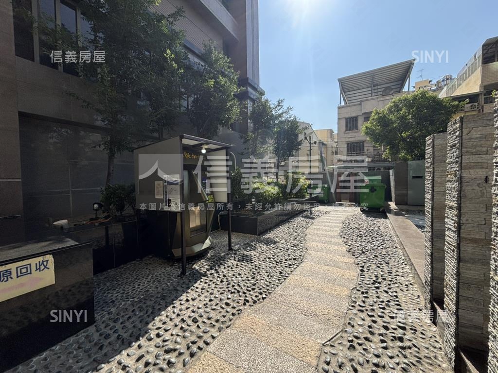 鳳揚高樓景觀三房車位房屋室內格局與周邊環境