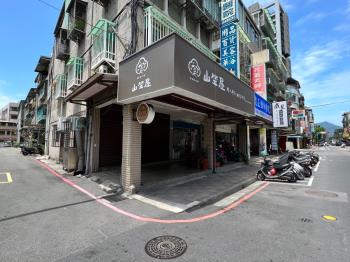 校園旁人潮金店面
