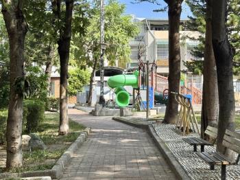 國泰公園旁陽台進出健身寓
