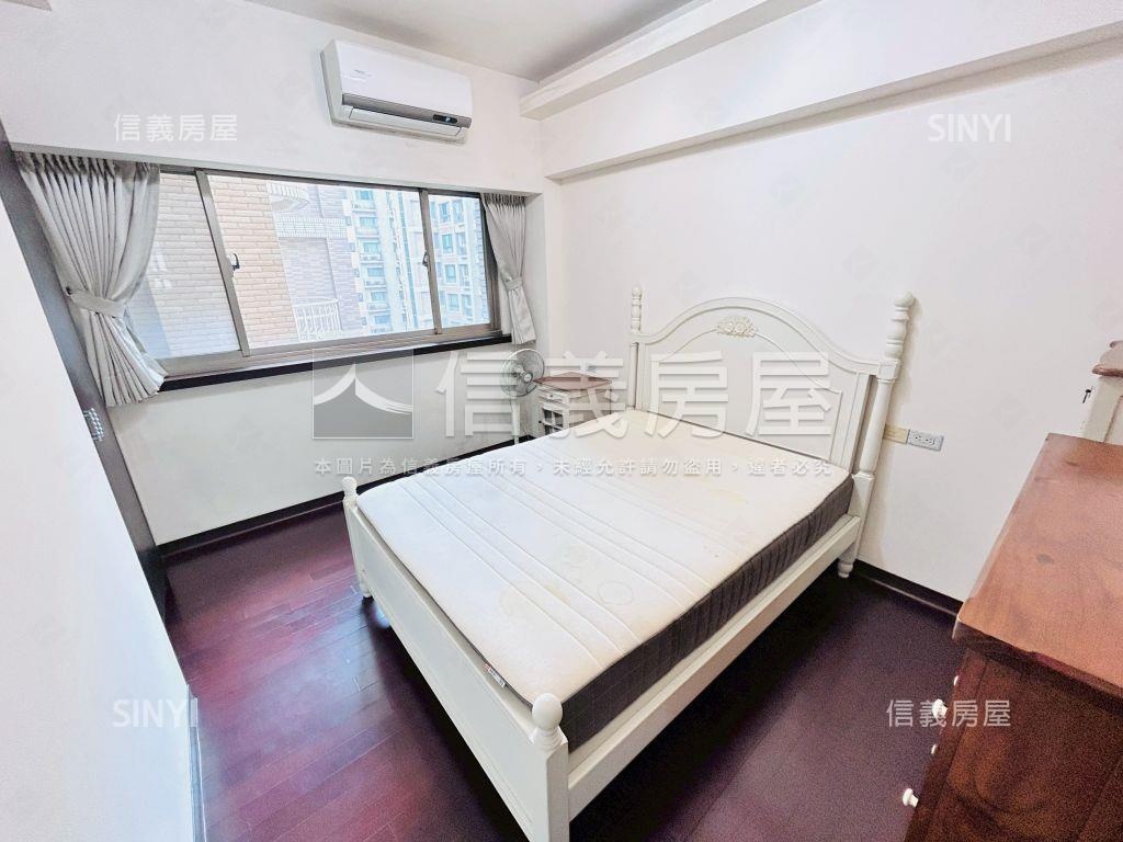 專任藝文竹城箱根三房車位房屋室內格局與周邊環境