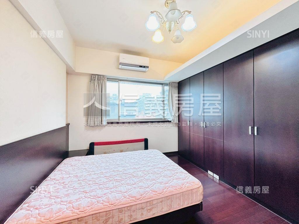 專任藝文竹城箱根三房車位房屋室內格局與周邊環境