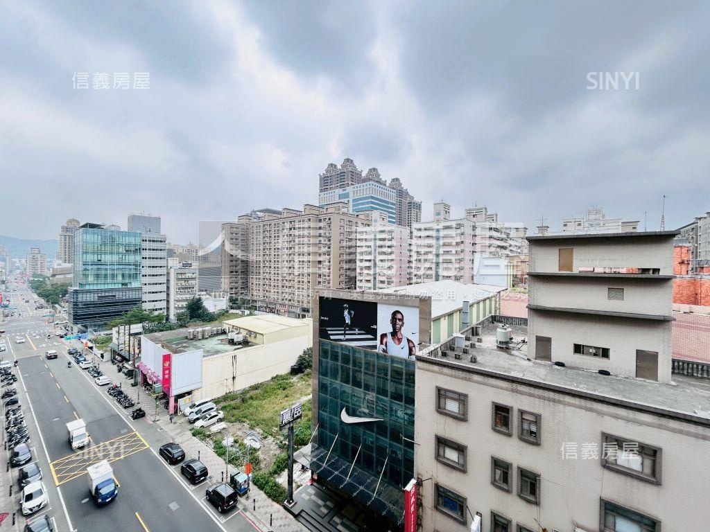 專任藝文竹城箱根三房車位房屋室內格局與周邊環境