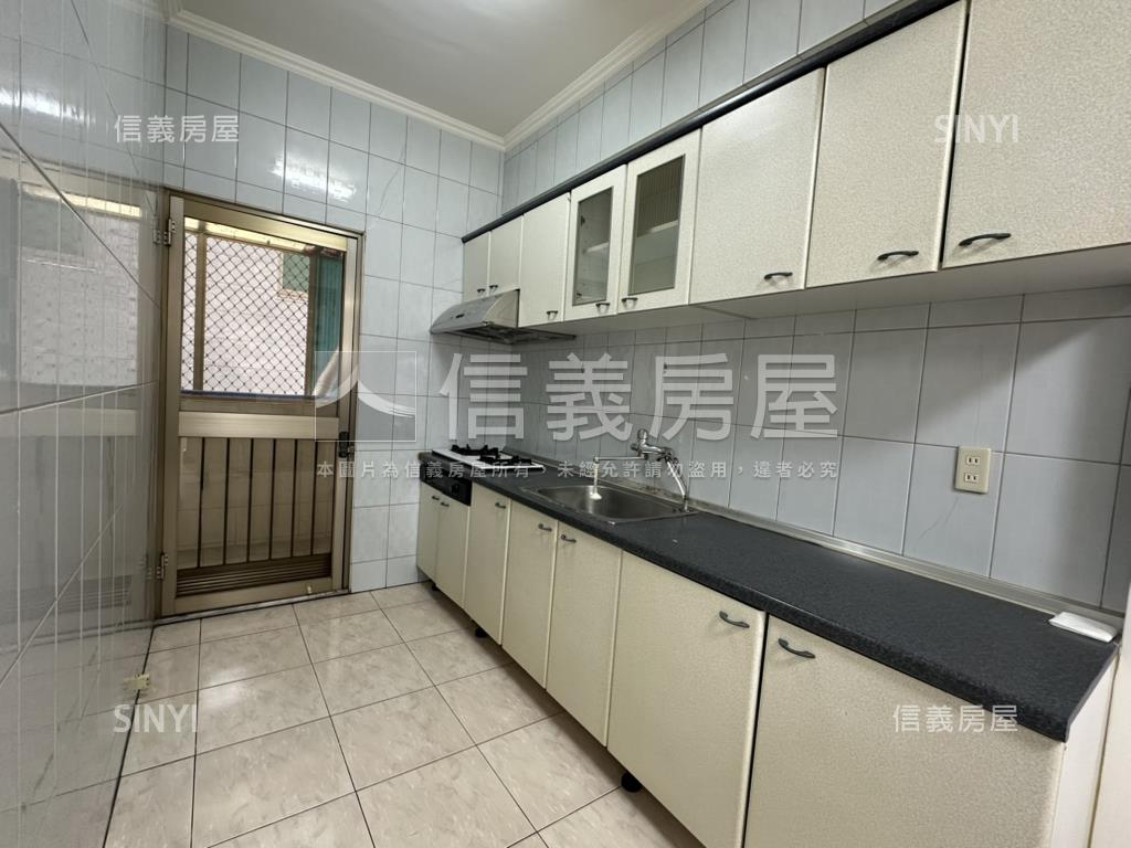 安平屋況好大三房平車房屋室內格局與周邊環境