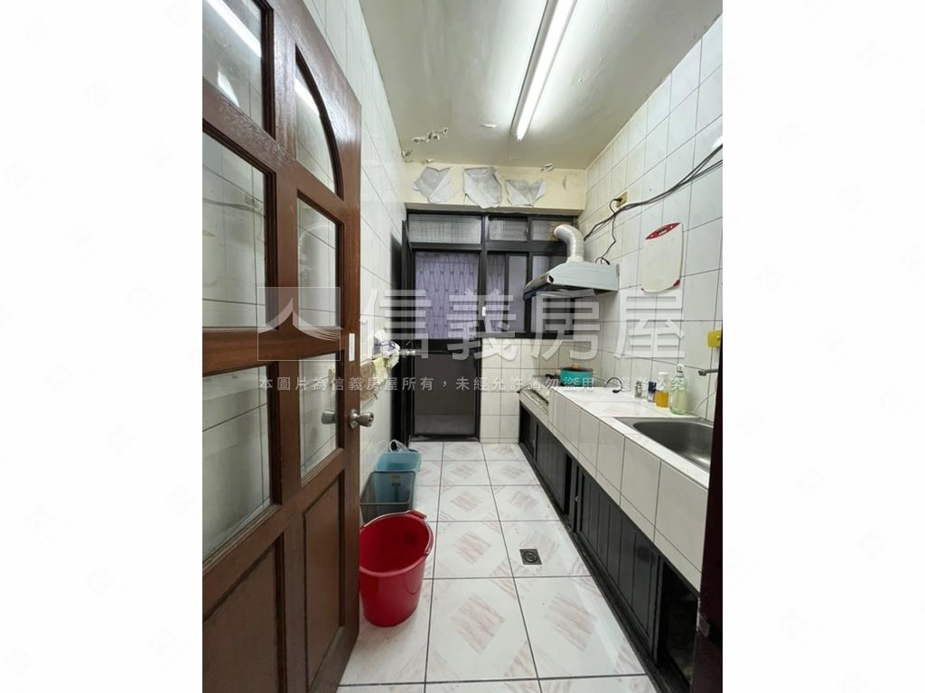 政大平地稀有２樓公寓房屋室內格局與周邊環境