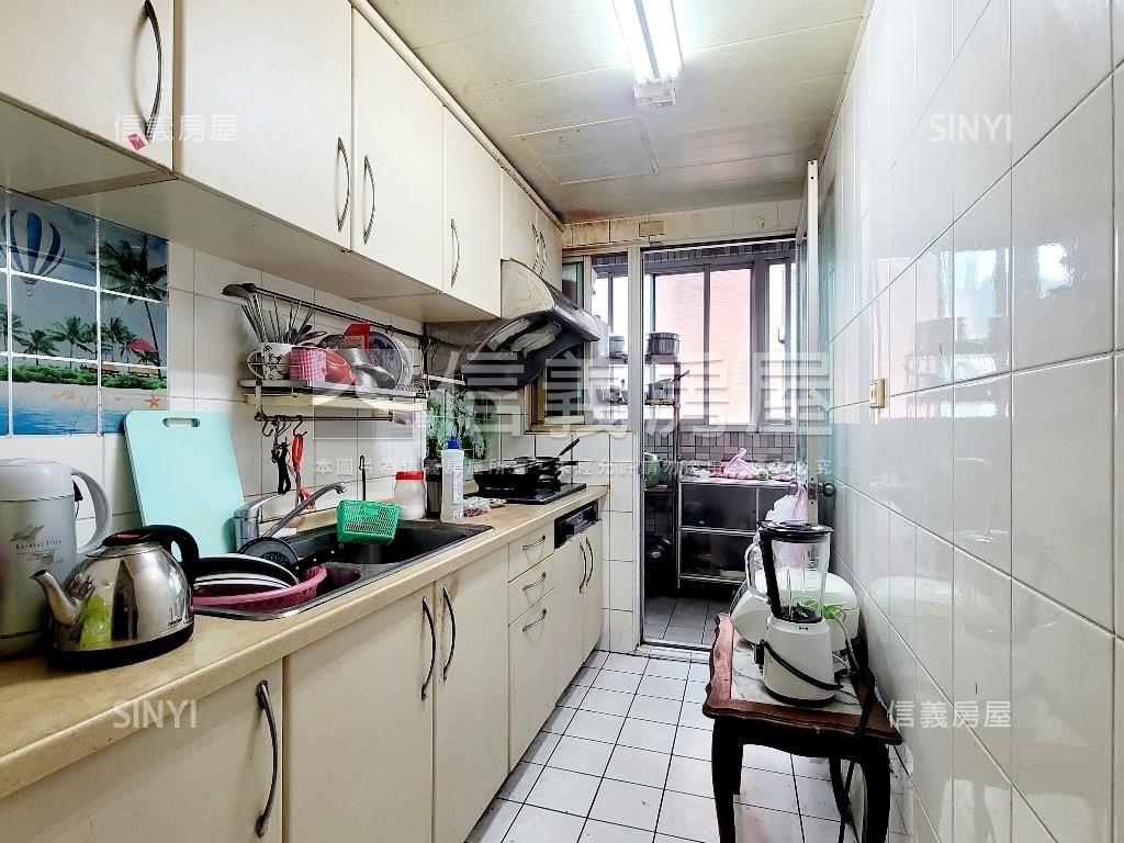 啟昇貴築三房附平面車位房屋室內格局與周邊環境