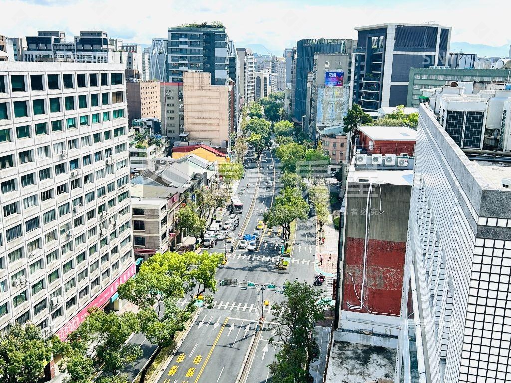 廣宇雋朗露臺戶尊榮豪邸房屋室內格局與周邊環境