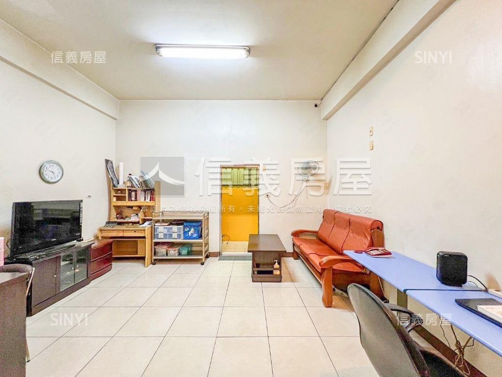 大地坪屋況佳車庫雙透天房屋室內格局與周邊環境