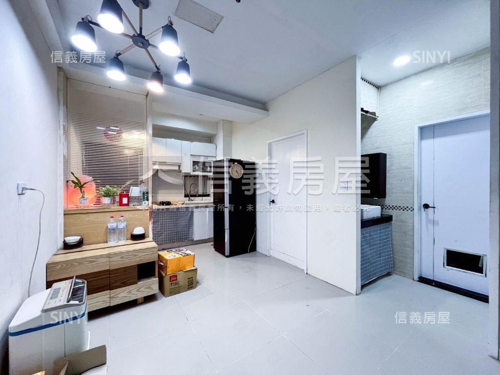 富宇新杜拜高樓兩房房屋室內格局與周邊環境