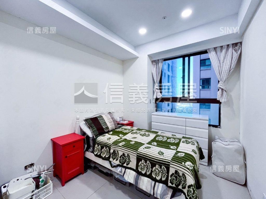 富宇新杜拜高樓兩房房屋室內格局與周邊環境