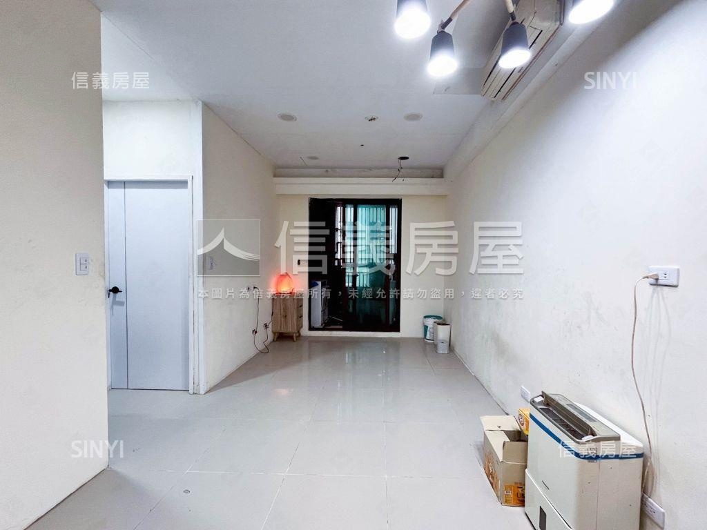 富宇新杜拜高樓兩房房屋室內格局與周邊環境