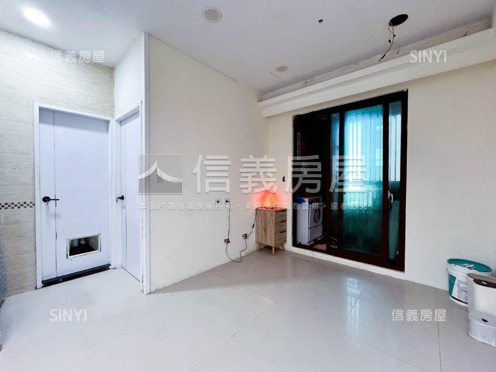 富宇新杜拜高樓兩房房屋室內格局與周邊環境