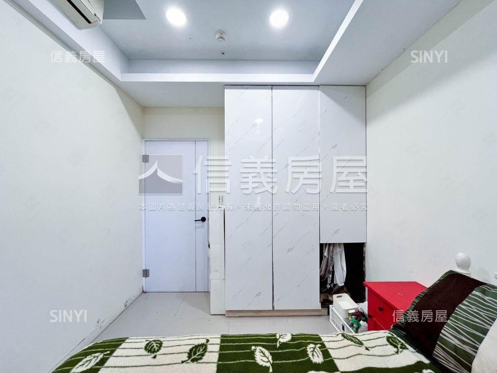 富宇新杜拜高樓兩房房屋室內格局與周邊環境