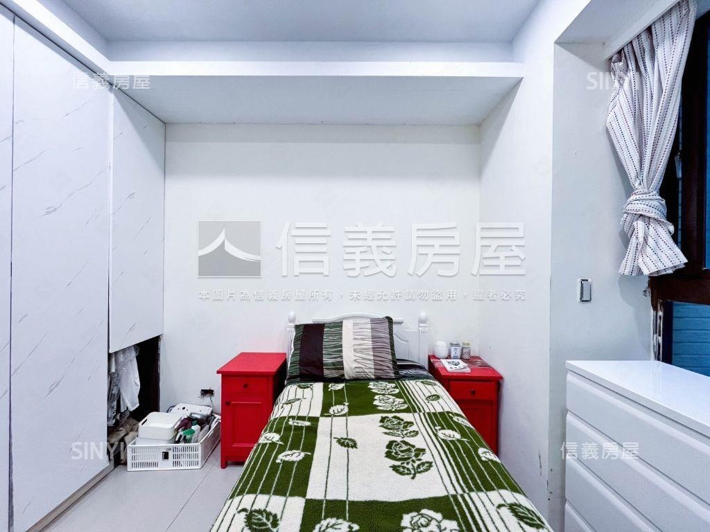 富宇新杜拜高樓兩房房屋室內格局與周邊環境