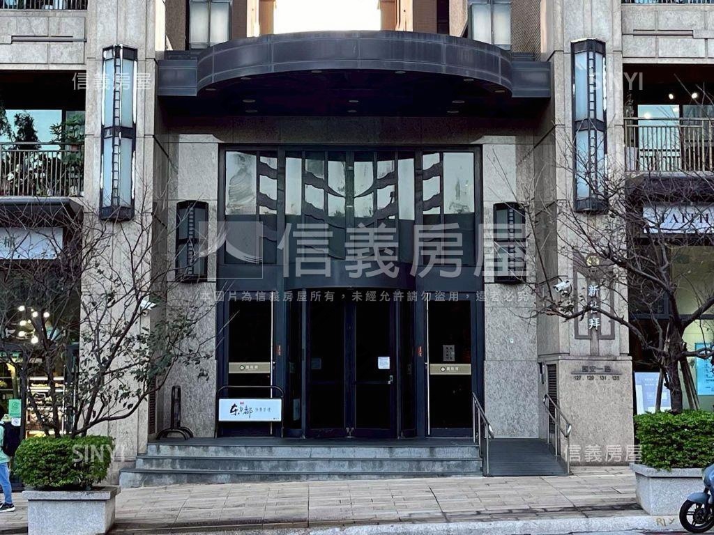 富宇新杜拜高樓兩房房屋室內格局與周邊環境