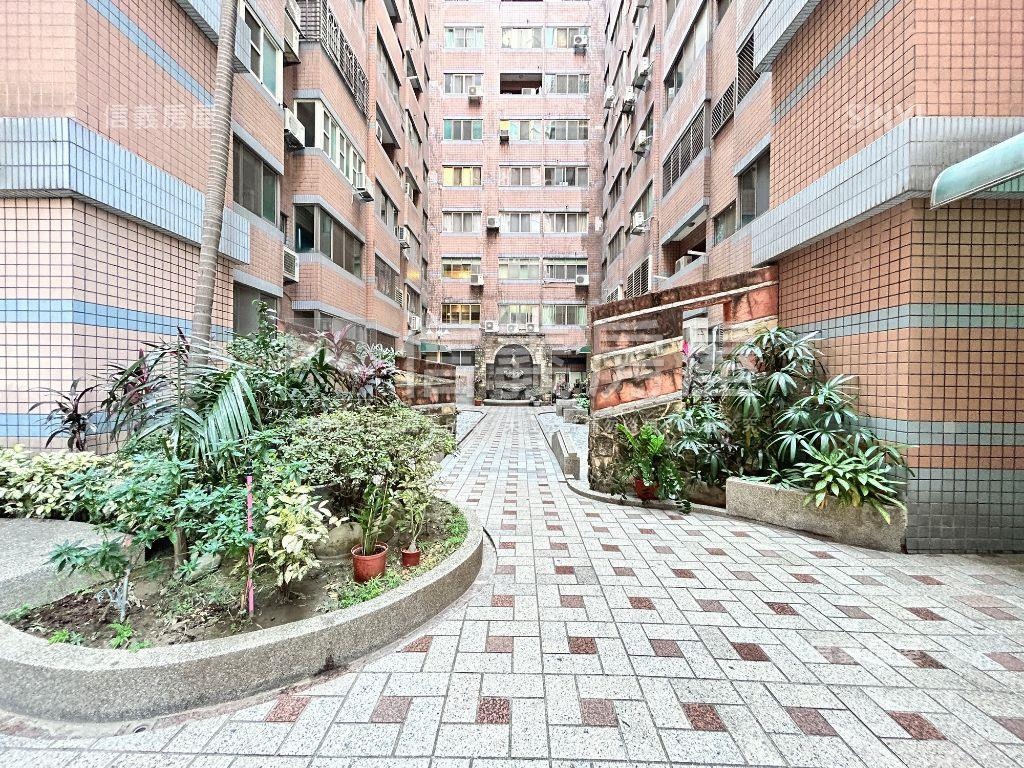 激推！南區首購三房車位宅房屋室內格局與周邊環境