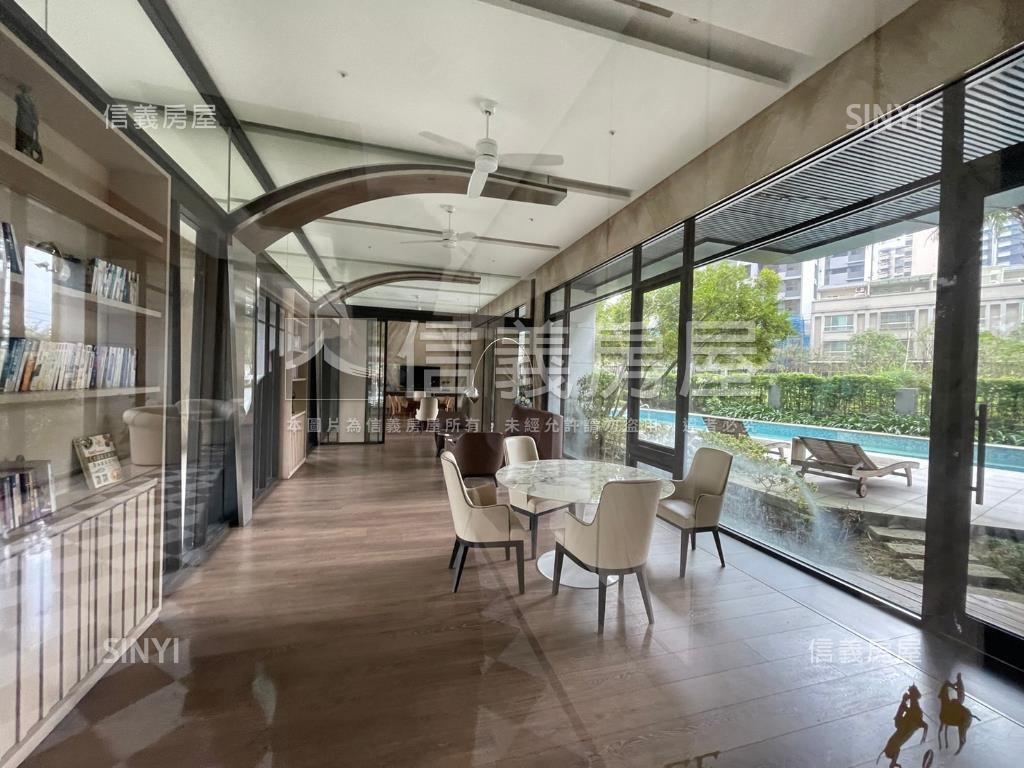 竹風青田兩房車位房屋室內格局與周邊環境