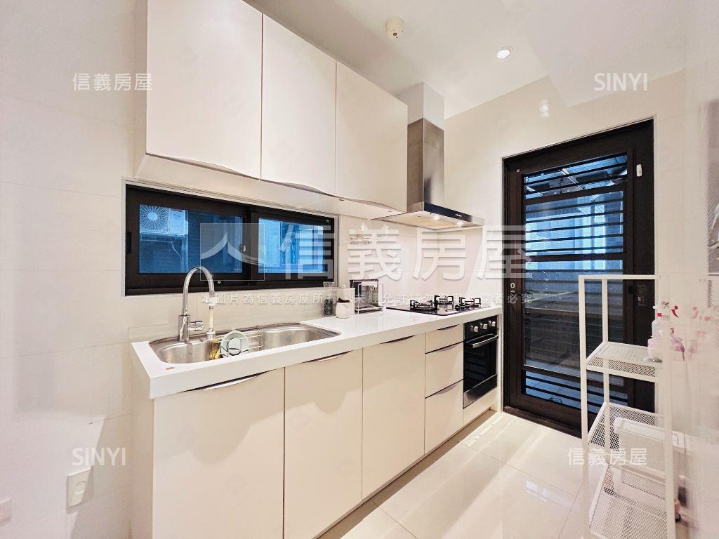 青埔青田裝潢兩房車位房屋室內格局與周邊環境