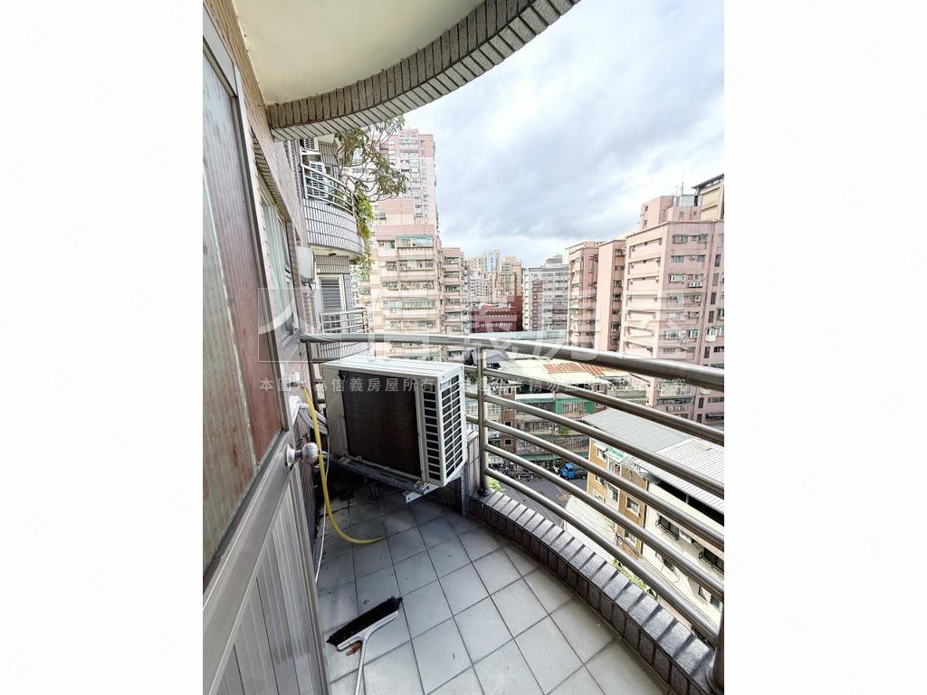 專任雙和次頂樓精美三房房屋室內格局與周邊環境