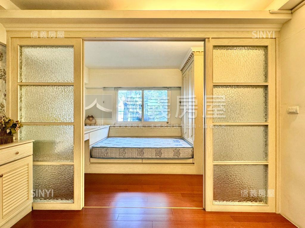 圓山花鄉美式角窗花園別墅房屋室內格局與周邊環境